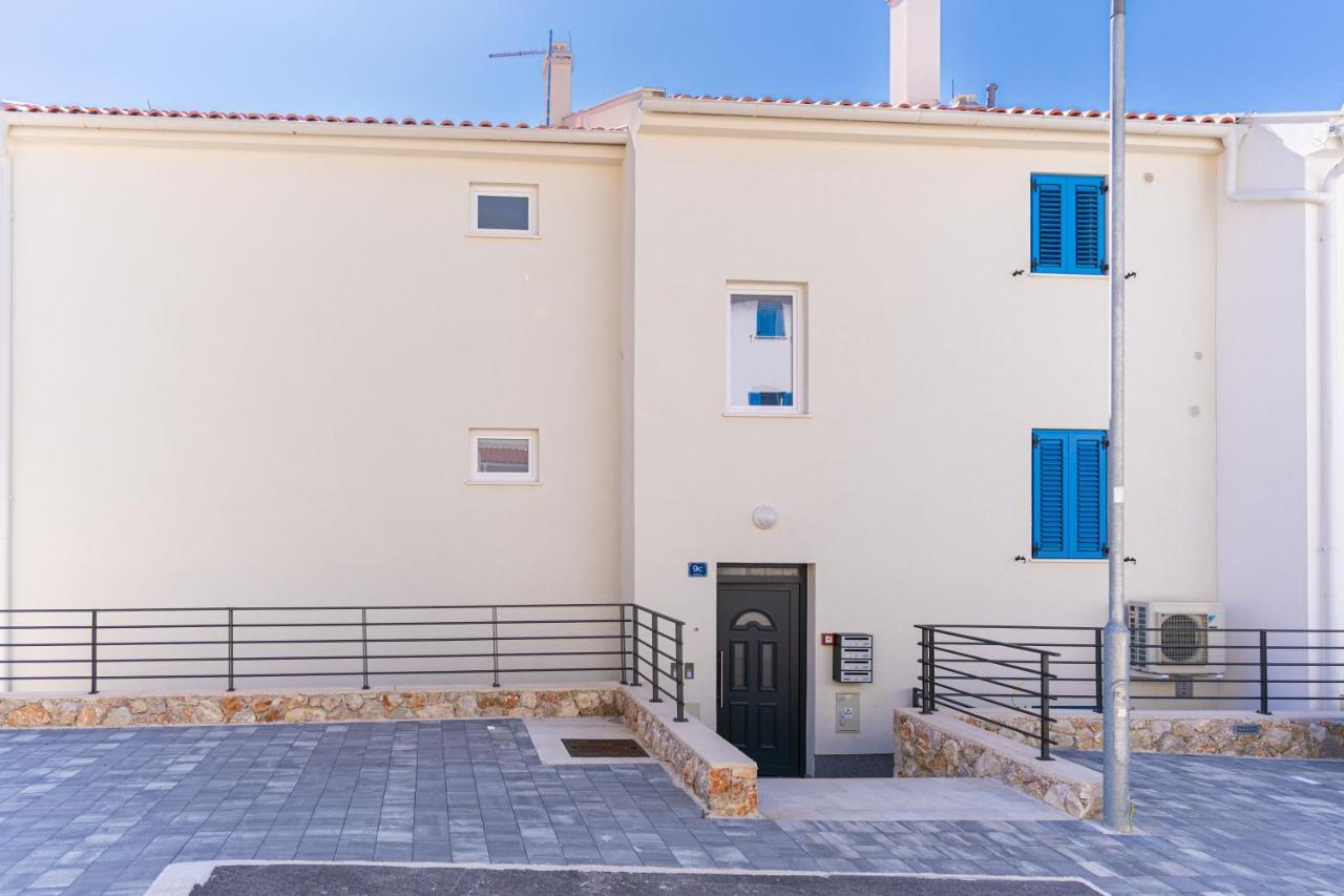 Sea Paradise Cres Exterior photo